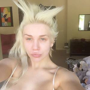 busted doll - And judging by that SANS FARDS picture of the aftermath, Courtney Stodden  also summoned the spirit of Angelica Pickles' busted down Cynthia doll.