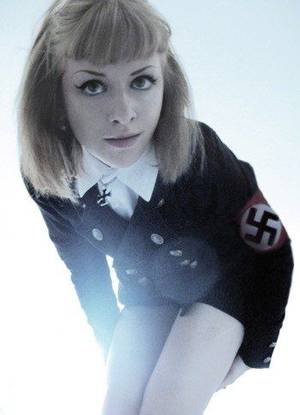 Nazi Anal Porn - Queen Anal-Fisting