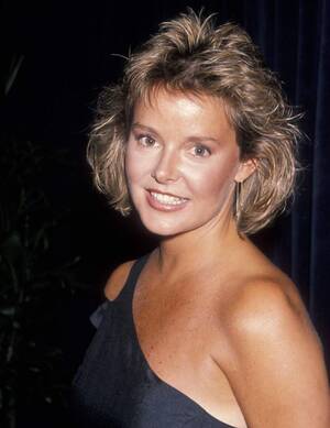Amanda Bearse Sexy - Amanda Bearse | Amanda bearse, Cucumber beauty, Bun hairstyles