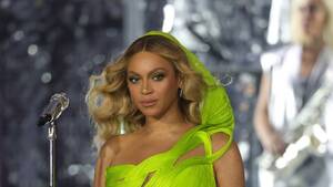 Beyonce Strapon Porn - BeyoncÃ© Wears Crystal Covered Nude Jumpsuit to Atlanta Show