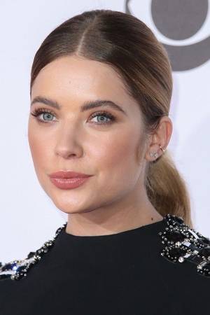 Ashley Benson Pixels Porn - Ashely Benson, Everyday Hairstyles, Ashley Benson Piercings, Ear Piercings,  Piercing Ideas, War Paint, Conch, Hair Cut, Bling Bling