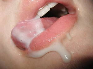messy cum lips - Messy tongue licking her messy lips. Porn Pic - EPORNER