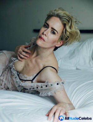 Holland Taylor Porn Captions - Sarah Paulson Nude Lesbian Scenes And Topless Photos -