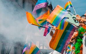 Angelina Jolie Gay Porn - Angelina Jolie blasts â€œignorantâ€ countries banning Eternals over gay kiss â€“  Conor Clark