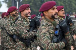 Indian Army Porn - PARA SF, displaying Indian Army's new combat uniform (right) and old  uniform (left). [1080x1928] : r/MilitaryPorn - muzejvojvodine.org.rs