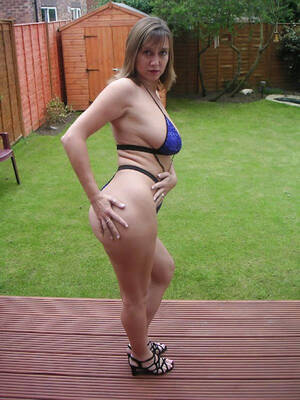 Demi Milf Porn - British Hot-Wife Demi Dean - Demi 03 Foto Porno - EPORNER