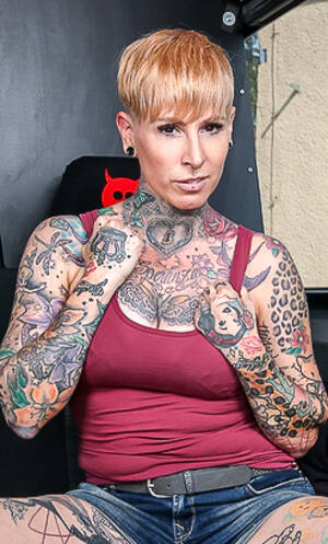 Kinky Cat Porn - Lady Kinky Cat Porn Star Videos | AmateurEuro