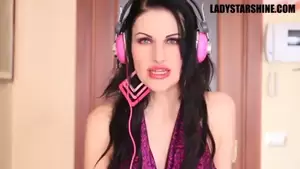 Brainwashing Headphones Porn - LADY MESMERATRIX - HIJACK YOUR BRAIN - Headphone fetish brainwashing -  FemdomUp.net