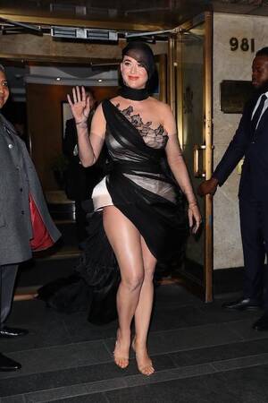 Katy Perry Bondage Porn - Katy Perry â€“ Janet Charlton's Hollywood, Celebrity Gossip and Rumors