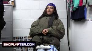 Black Massive Creampie Porn - Shoplyfter - Horny Officer Gives Mischievous Black Girl Huge Creampie After  Deep Cavity Search - Free Porn Videos - YouPorn