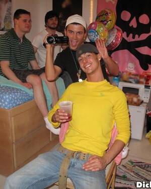 College Dorm Sex Party Amateur - College Dorm Sex Amateur Porn Pics - PICTOA