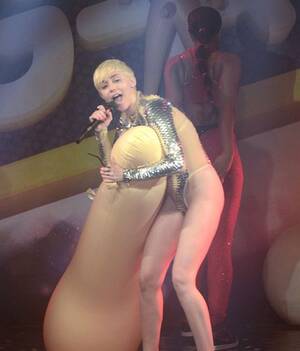 Miley Cyrus Doing Porn - El lado mÃ¡s porno de Miley Cyrus