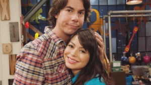 lesbian sex miranda cosgrove - Where is the Cast of 'iCarly' Today?