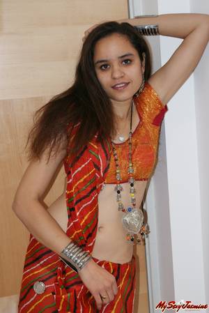 brown indian girls naked - Jasmine