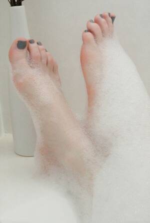 Feet Pale - Pale Feet Porn Pics & XXX Photos - LamaLinks.com