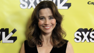 Linda Cardellini Lesbian Porn - Scooby Doo's Linda Cardellini loves Lesbian Velma - Attitude
