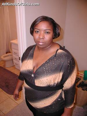chubby black mature - Chubby black mature milf sucking and riding - Golden BBW - Picture 1