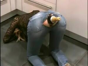 bottle in asshole - Girl Keeps A Champaign Bottle Inside Her Asshole Porn Video