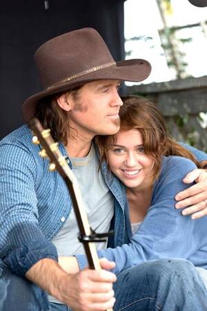 Miley And Billy Ray Porn - Photo de Miley Cyrus - Hannah Montana, le film : Photo Billy Ray Cyrus,  Miley Cyrus, Peter Chelsom - Photo 90 sur 139 - AlloCinÃ©