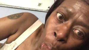 Crackhead Mom Porn - Crackhead chupa polla para un batido - RedTube