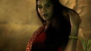 Indian Snake Dance Porn - A Beautiful Indian Brunette Dance Gracefully