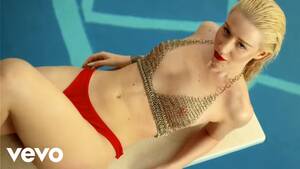Iggy Azalea Naked Lesbian Sex - Music Video Monday: Iggy Azalea: Change Your Life - The Most Cake