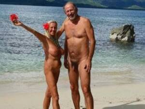 beach milf couples - WifeBucket | Nudist couples and MILFs, beach sex pics