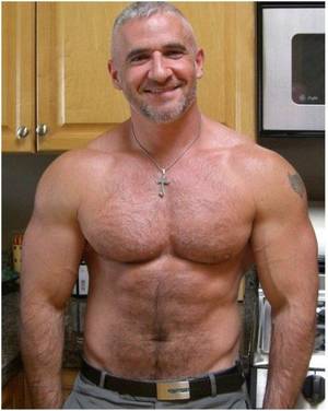 Muscle Daddy Porn - Real gay daddy bears and mature men naked