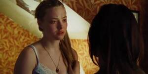 Megan Fox Lesbian Scene - Megan Fox and Amanda Seyfried lesbian kiss in Jennifer's Body - Tnaflix.com