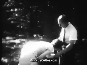 1930 Porn Peeing - Stunning Bitch Has Fun in the Forest (1930s Vintage) | xHamster