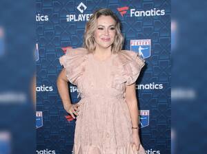 alyssa milano upskirt miley cyrus - Alyssa Milano Shows Off Natural Face For 50th Birthday