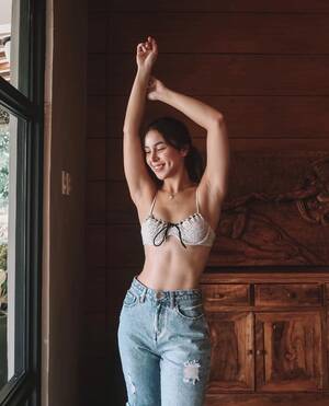 Flat Chested Filipina Sex Porn - 7 Filipina Celebrities Who Are Unapologetically \