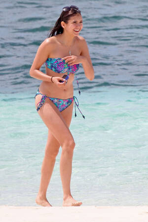 Nina Dobrev Pussy Porn - Clatto Verata Â» Dear 'Vampire Diaries': Nina Dobrev Wore a Bikini This  Week! - The Blog of the Dead