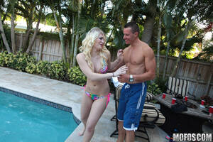 marissa jordan - Skarlit Knight and Marissa Jordan fuck some cocks at this pool party