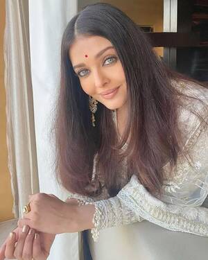 bollywood actress aishwarya porn pictures - Aishwarya Rai Bachchan gives a befitting reply to unnecessary questions.