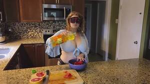 monster tits food - Slicing and crushing Food and RUBBING it into MY BIG MILF BOOBS watch online