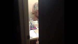 granny shower cam - Granny shower spycam - XVIDEOS.COM
