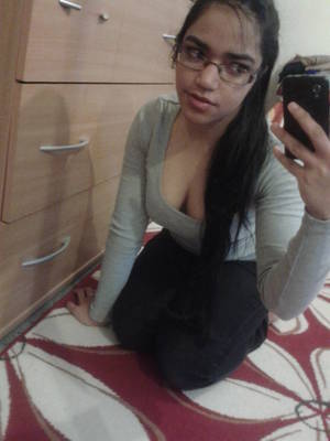 Nerdy Indian Porn - Cute young and nerdy indian ex girlfriend self nude pics