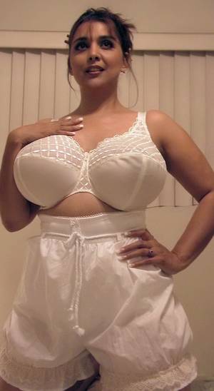 Girdle Bra Big Tits - Kat in her 34JJ Fantasie bra, high waist panty girdle brief (from the now