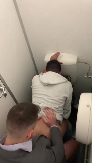Airplane Bathroom Sex - Suited fuck in airplane bathroom - ThisVid.com