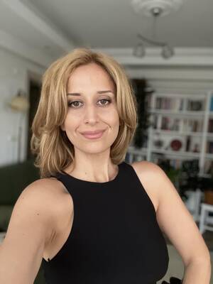 Brittany Murphy Nude Pussy - My curiosity is killing me. Is there anyone that I look like? :  r/Doppleganger