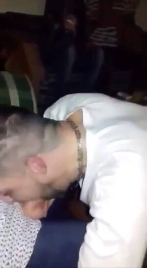 blowjob dare - Handjob/blowjob: Straight friends doing a dare - ThisVid.com