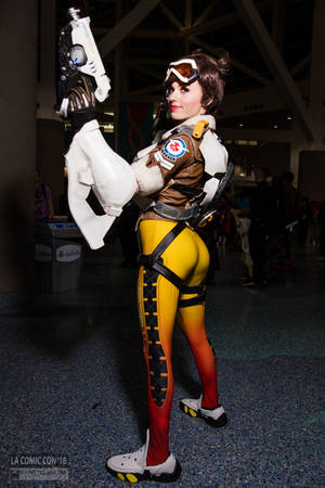 Cosplay Porn Reddit - Overwatch: Tracer Cosplay by Amouranth ...