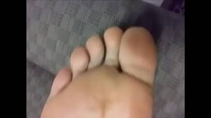 mom's feet - cdn77-pic.xvideos-cdn.com/videos/thumbs169poster/f...