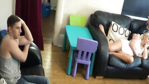 Mom Flashing Hairy Pussy - Flashing the stepson with a shaved pussy | voyeurstyle.com