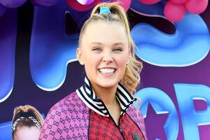 Jojo Siwa Has Sex - JoJo Siwa Shares Gay Awakening Story That Includes Jenna Dewan and Demi  Lovato