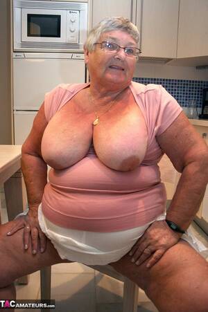 Grandma Bbw Porn - Mature BBW Grandma Libby strips in the kitchen to wine & dine & toy pussy  nude - NakedPics