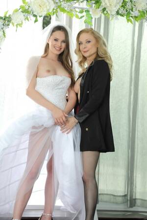 Lesbian Wedding Porn - Lesbian Wedding Porn Pics & Naked Photos - PornPics.com