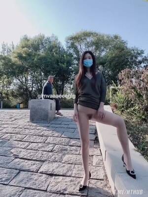 asian pussy caught - Chinese teen caught flashing pussy