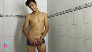 Guy Shower - THIS GUY LOVES TO TAKE A SHOWER TO MASTURBATE AND WATCH PORN watch online